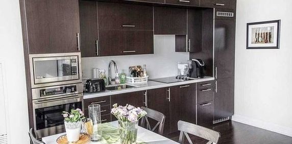 Yonge/Sheppard Spacious 1Bdrm Open Concept Living +Dining Rm Near Sub - Photo 2