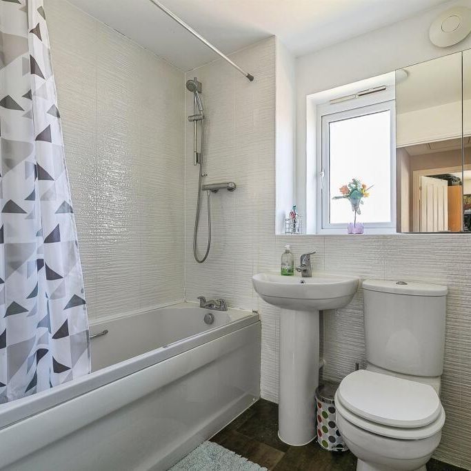 4 bedroom detached house to rent - Photo 1