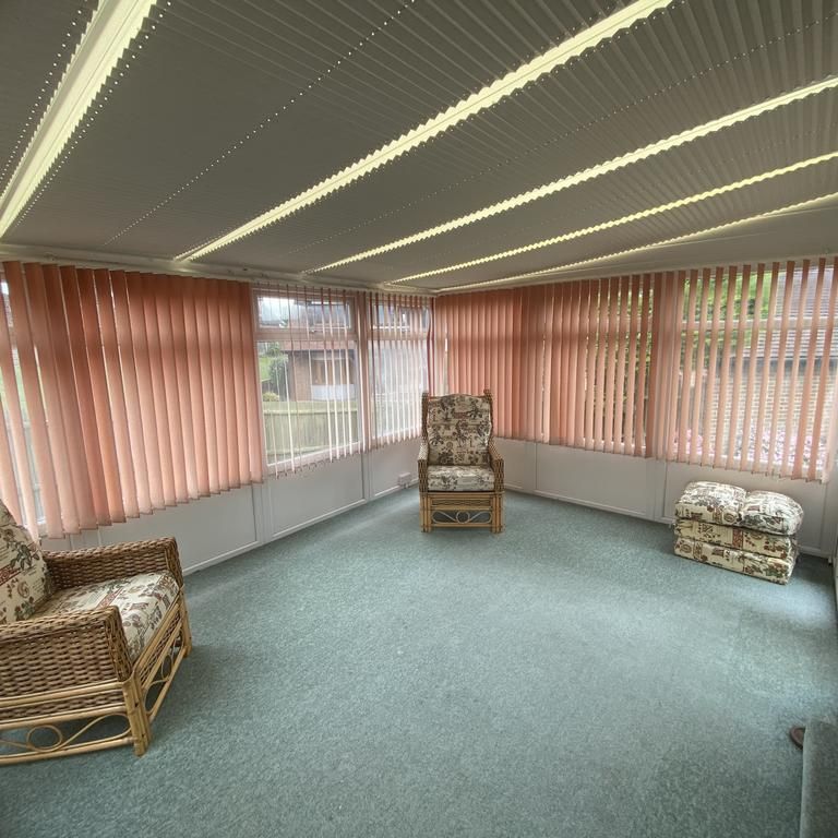2 bedroom bungalow to rent - Photo 1