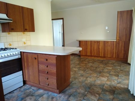 31 Heller Street, Brunswick, VIC 3056 - Photo 4