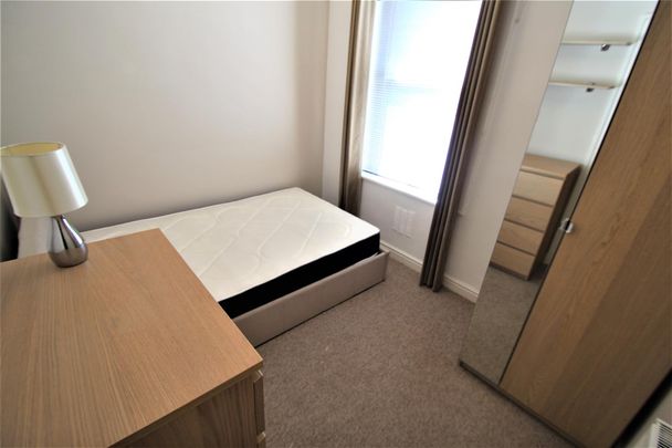 Beechwood Mount, Burley, LS4 2NQ, Leeds - Photo 1