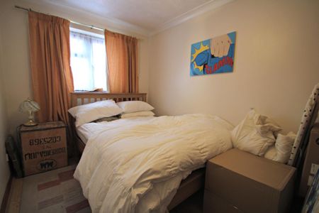 24 Swan Close, Colchester, CO4 3BL - Photo 3