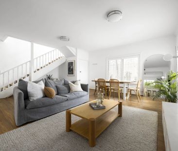 Boutique Style With A Double Garage And 202sqm On Title - Photo 6
