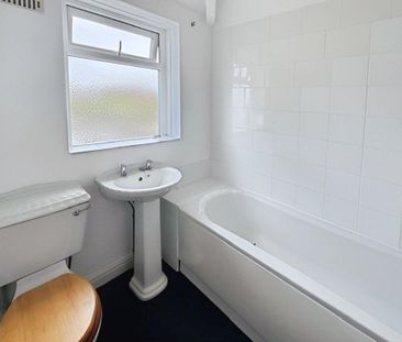 2 bedroom end of terrace house to rent - Photo 6