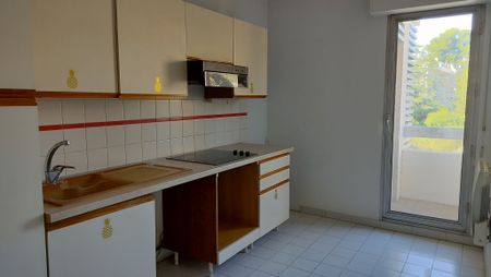 Appartement 3 pièces 75m2 MARSEILLE 8EME 1 650 euros - Photo 3