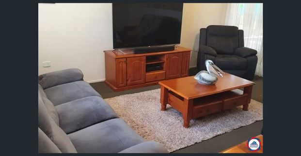 3 bedroom home with outdoor entertainment area, pool and ample parking - Photo 1