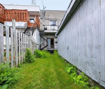 3 ½ rénové au rez-de-chaussée d'un triplex - Photo 3