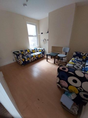 4 bedroom house share to rent - Photo 5