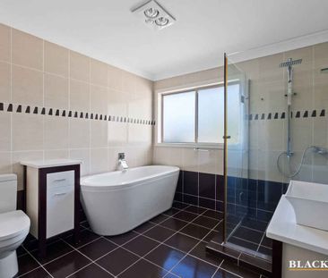 Stylish 3-Bedroom Townhouse with Golf Course Views & EV Charging - Photo 4