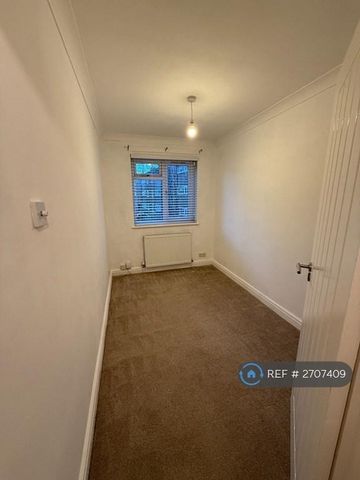2 bedroom maisonette to rent - Photo 2
