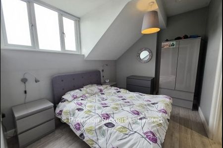 1 Bedroom Flats in Leeds - Photo 3