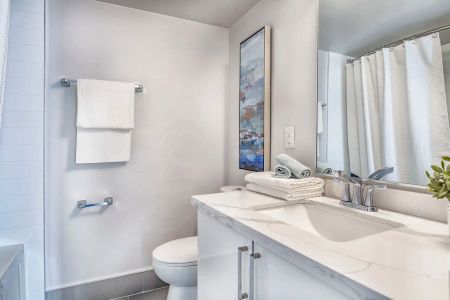 2160 Lakeshore Rd. — 1 Bedroom - Lakeview - Photo 5