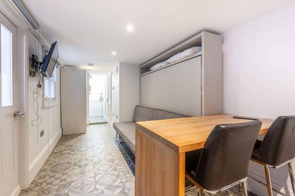 Studio to rent - Photo 1