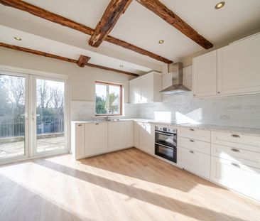 4 bedroom detached house to rent - Photo 1