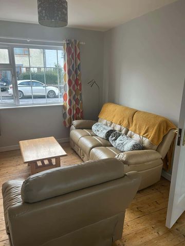 Pearse Square, Carrick-on-Suir, Co. Tipperary - Photo 2