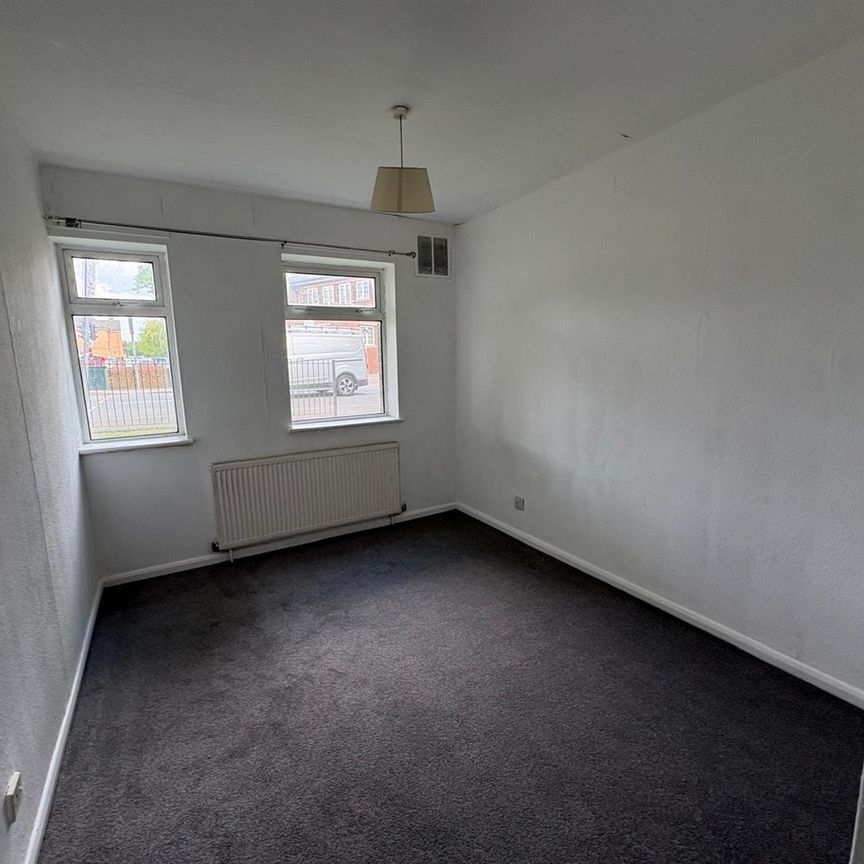 2 bed flat to rent in Trinity Avenue, Northampton, NN2 - Photo 1