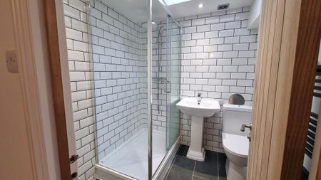 2 bedroom terraced house to rent - Photo 5