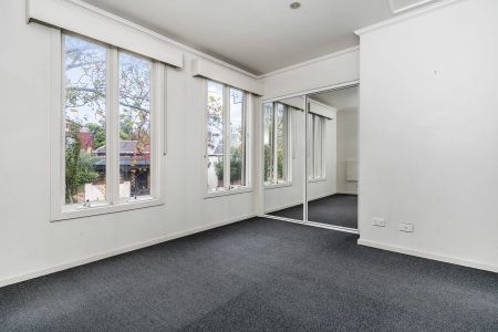 Double Storey Townhouse! - Photo 3