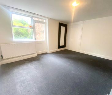 Roseleigh Court, Heaton Moor, Stockport, Greater Manchester, SK4 4LN - Photo 2