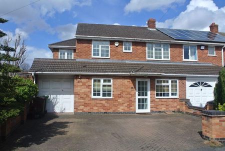 4 bedroom end of terrace house to rent - Photo 5