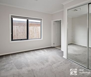 2/17 Bakewell Street, 3977, Cranbourne Vic - Photo 1