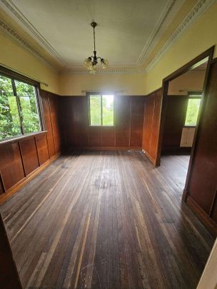 3-Bedroom Character Home with Large Yard - Prime Wynnum Location - 6 MONTH LEASE - $550/Week - Photo 1