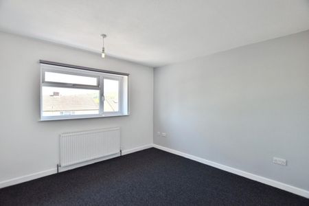 4 bedroom House To Let - Photo 4