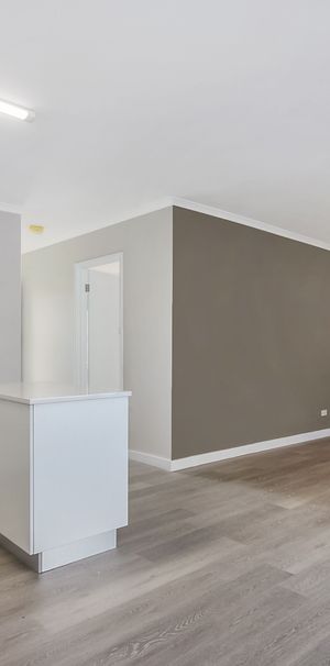 Position Perfect! - Photo 1