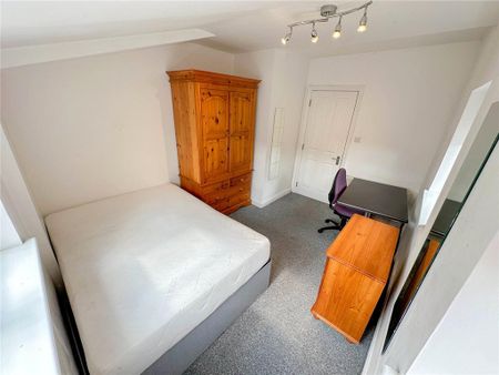 5 bedroom semi-detached house to rent - Photo 4