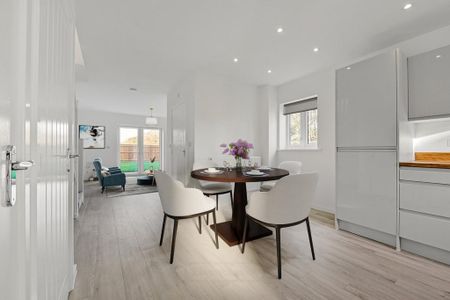 3 bedroom semi-detached house to rent - Photo 3