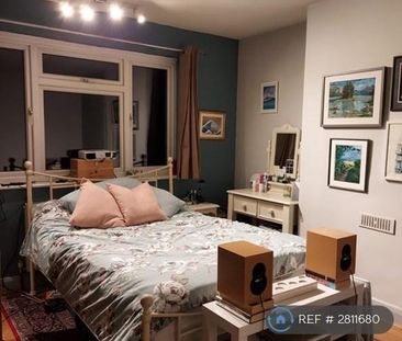 1 bedroom in a house share to rent - Photo 3