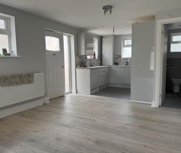 2 bedroom maisonette to rent - Photo 5