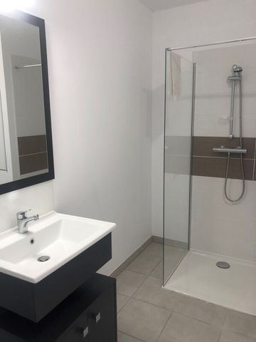 Location Appartement 2 pièces 41m² ARLES 13200 - Photo 3