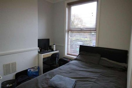 Cromwell Street, Nottingham, NG7 - Photo 2