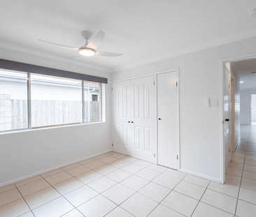 Refurbished Coastal living a block back from Golden Beach waterfront - Photo 5