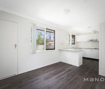 “Spacious 3-Bedroom Single-Level Home” - Photo 3