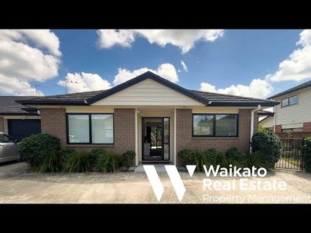 Sunny, Easy-Care Living in Sought-After Hillcrest - Photo 3