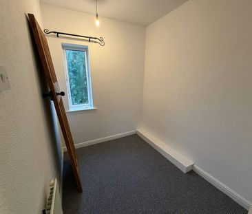 Terraced House to rent on - Photo 6