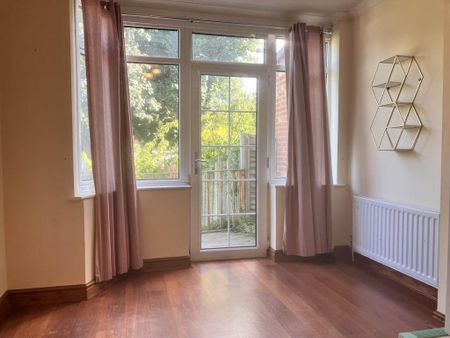 3 bedroom semi-detached house to rent - Photo 5