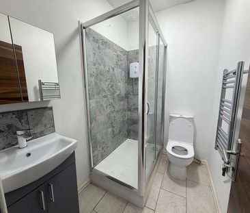 St. Georges Street, Bolton, BL1 - Photo 3