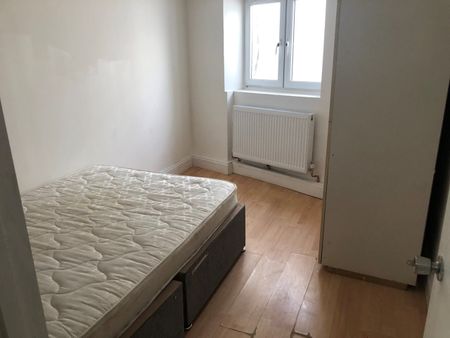 2 Bed Flat, Erleigh Road, RG1 - Photo 4
