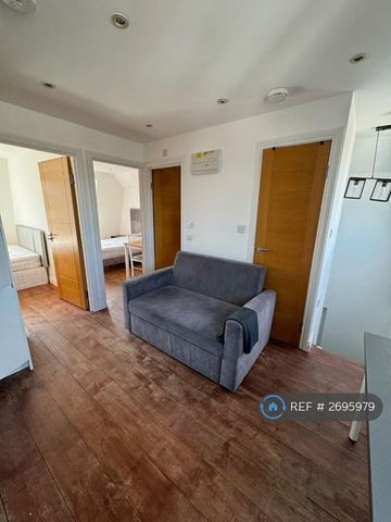 2 bedroom flat to rent - Photo 3