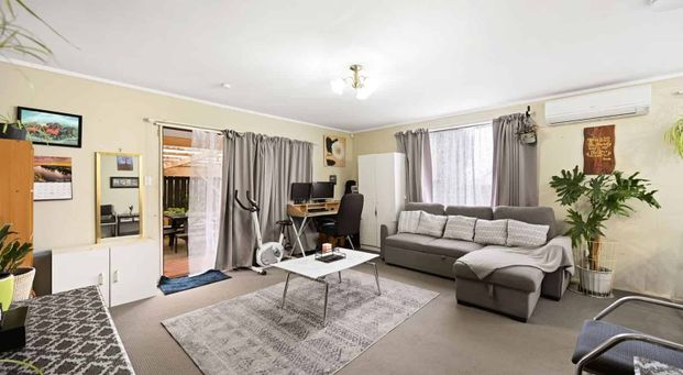 Freshly Renovated Three Bedroom - Photo 1