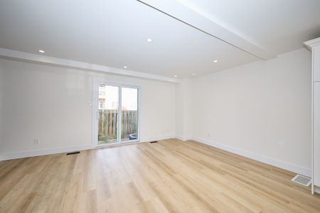 For Lease - 8141 Coventry Road Unit# 80, Niagara Falls, Ontario - Photo 2