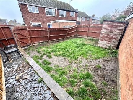 2 bedroom maisonette to rent - Photo 3