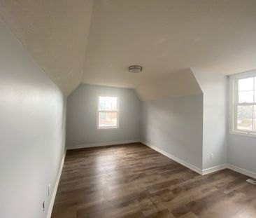 For Lease - 104 Inverhuron Trail, Oakville, Ontario - Photo 6