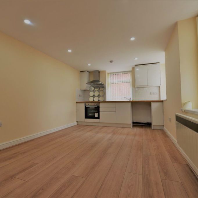 1 bedroom Flat in Flat 5, Leeds - Photo 1