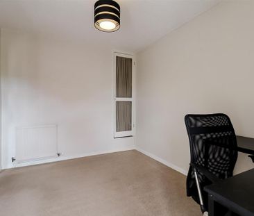4 bedroom detached house to rent - Photo 1