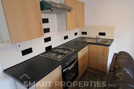 2 bedroom flat to rent - Photo 3