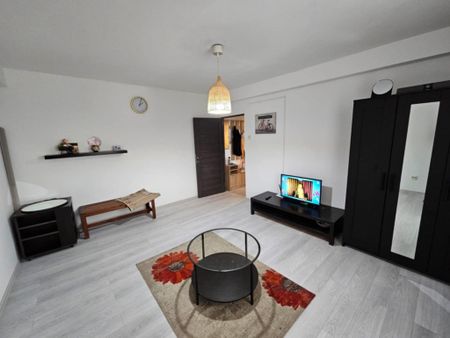 Apartament de 2 camere zona CENTRUL CIVIC - Fotografie 2